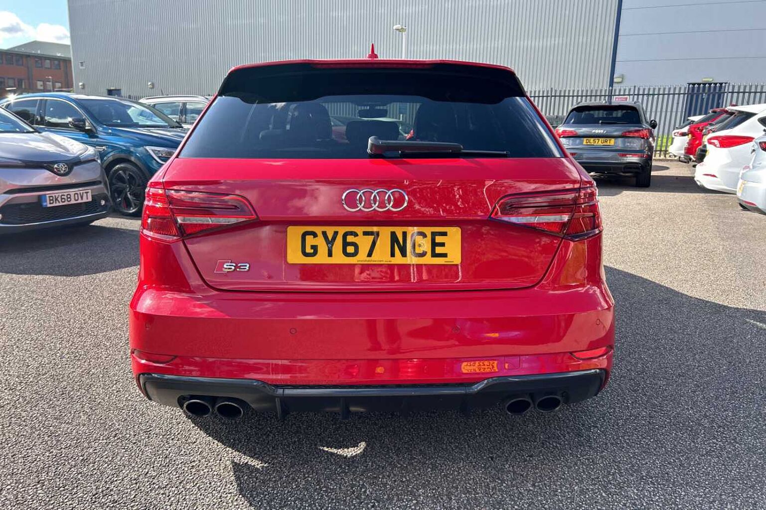 Audi S3 Sportback 2.0TFSI quattro 310 PS BlackEd Nav St